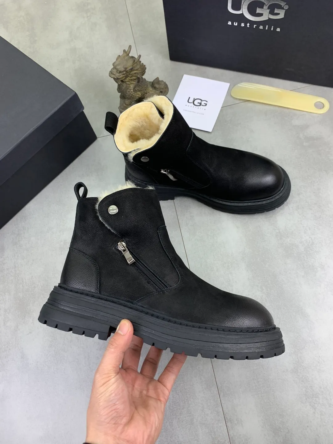 Men's men's shoes 💰P660 New arrival 🆕🆕🆕 IUGGI Men's British retro Martin boots Winter new men's outdoor hiking boots First layer of cowhide on the outside and wool on the inside Comfortable and warm Rubber sole sole Non-slip and firm Trendy and fashionable Casual and versatile Size: 38-44 (45 customized) Color: three colors